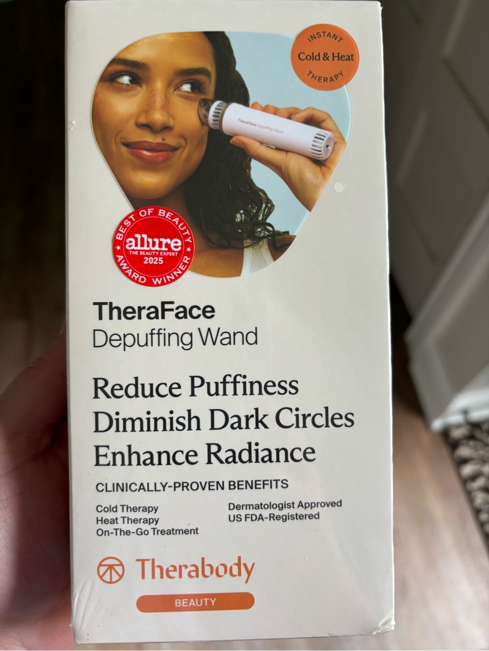 Therabody White Facial Cryo & Heat Therapy Wand
